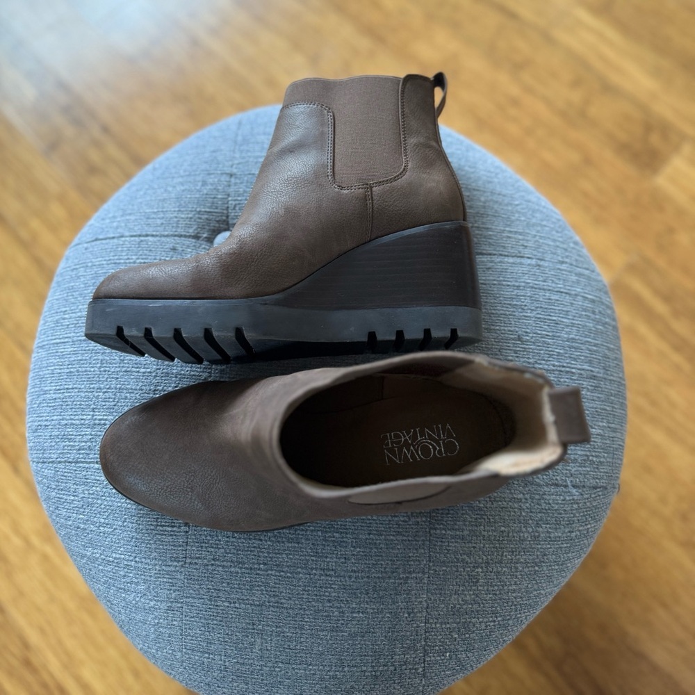 Crown Vintage MARLEEN Brown manmade/Leather Pull On Wedge Chelsea Boots 7.5M - Picture 4 of 7